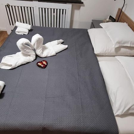 Studio Apartment Naehe S-Bahn Inklusive Parkplatz Oberesslingen Exterior photo